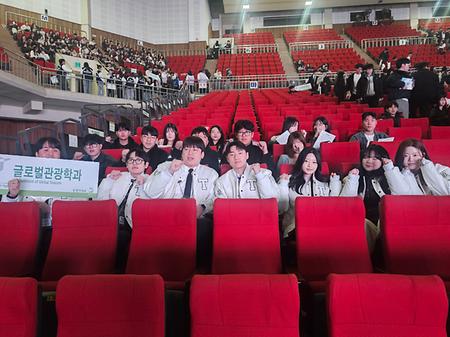 2025새내기들의 입학식과 동기유발학기